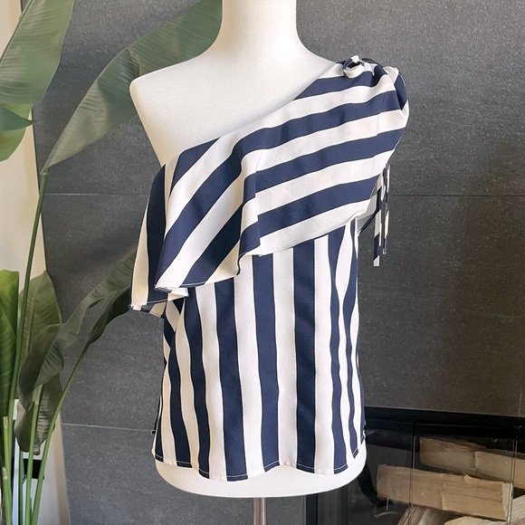 Lucca One Shoulder Navy and White Wide Striped Top Size Small - Picture 1 of 10